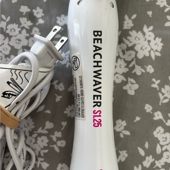 The Beachwaver Co. S1.25 Curling Iron - White and Gray - Picture 2 of 7